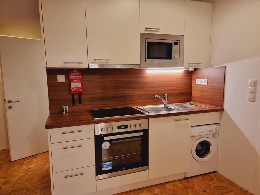 Sissi Royal Suite - Inner City 4 Bedroom Apartment Wien Eksteriør billede